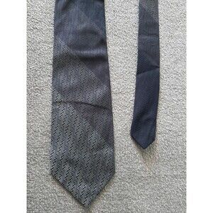 Hubert Milano Silver and Blue Ziz Zag pattern Adult Mens Tie